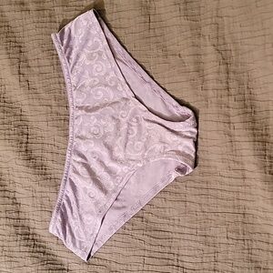 Maidenform medium panties